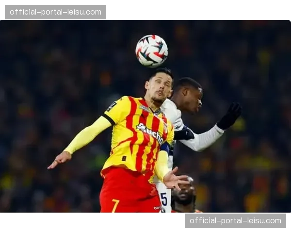 从数据看战术：解析朗斯队三月比赛节奏变化，如何通过“三段式”跑动拖垮对手