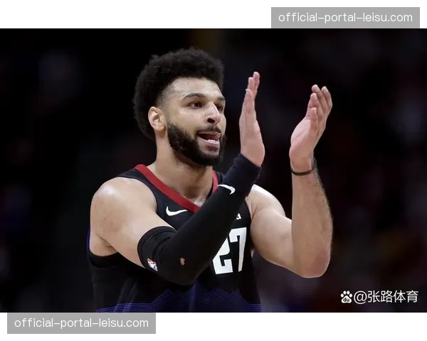 传承：贾马尔·穆雷在丹佛主场致敬已故前任主帅乔治·卡尔的感人演讲