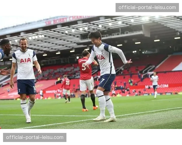 战报：热刺4-2逆转谢菲联，孙兴慜独造三球，主队控球率高达72%